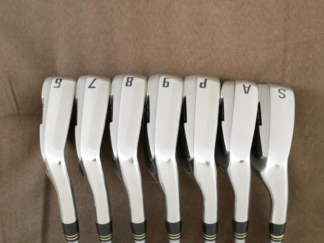 Iron set : Other Brand : ชุดเหล็ก Ryoma DSI (ตีง่ายมาก ไกลมากๆ หายากสุดๆ) มีเหล็ก 6-Pw,Aw,Sw (7 ชิ้น เหล็ก 6 ระยะเท่าเหล็ก 5 รุ่นอื่น) ก้านกราไฟต์ Tour AD Flex S