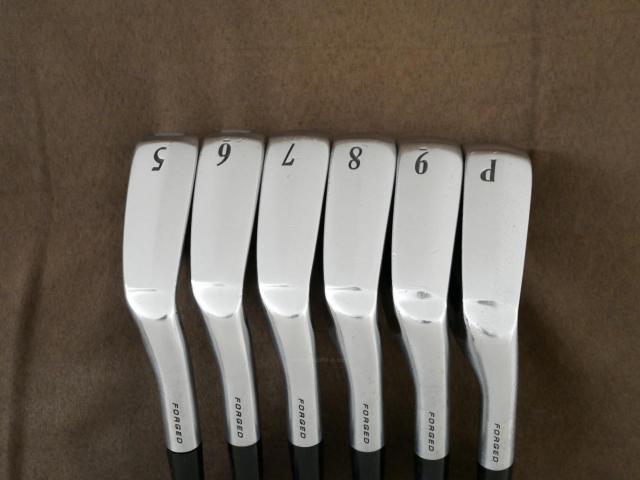 Iron set : Other Brand : ชุดเหล็ก Srixon Z545 Forged มีเหล็ก 5-Pw (6 ชิ้น) ก้านกราไฟต์ Miyazaki Blue 8 Flex SR