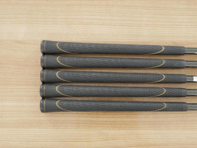 Iron set : Honma : ชุดเหล็ก Honma Beres IE-03 (ออกปี 2016 เหมาะกับซีเนียร์) มีเหล็ก 6-10 (5 ชิ้น) ก้าน ARMRQ 8 (45) Flex R (2 ดาว)