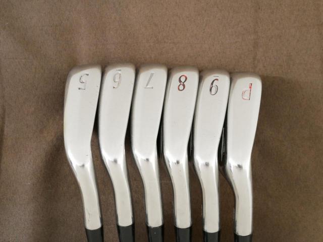 Iron set : Titleist : ชุดเหล็ก Titleist AP1 716 (ออกปี 2016) มีเหล็ก 5-Pw (6 ชิ้น) ก้านเหล็ก NS Pro Modus 105 Flex R