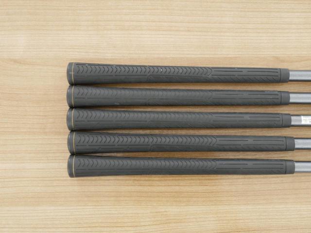 Lady club : All : ชุดเหล็ก Mizuno Intage Titanium (รุ่นท๊อป ใบใหญ่ ตีไกลมาก) มีเหล็ก 6-Pw (5 ชิ้น) ก้านกราไฟต์ Flex L