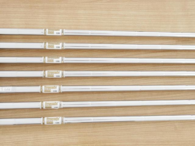 Iron set : RC Royal Collection : ชุดเหล็ก RC (Royal Collection) BBD V7 Forged มีเหล็ก 4-Pw (7 ชิ้น) ก้านเหล็ก Dynamic Gold AMT S200