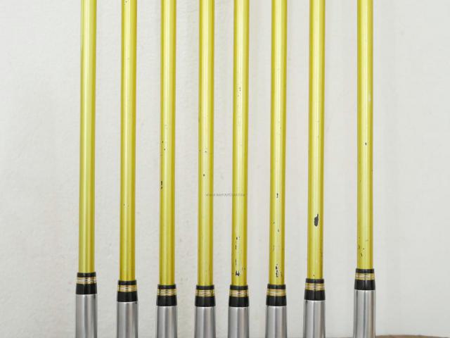 Iron set : Honma : **ก้าน 3 ดาว** ชุดเหล็ก Honma Beres IS-03 (หน้าเด้ง Forged) มีเหล็ก 4-11 (8 ชิ้น เทียบเท่า 3-Pw) ก้าน ARMRQ 8 (49) Flex SR (3 ดาว)