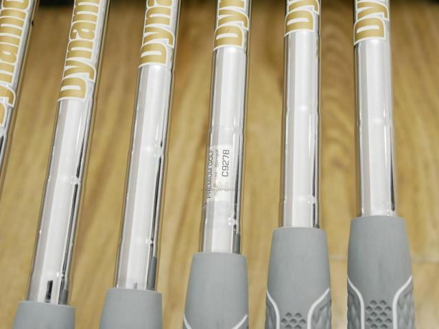Iron set : Taylormade : ชุดเหล็ก Taylormade P790 (ตัวท้อปสุด ออกปี 2019) มีเหล็ก 5-Pw (6 ชิ้น) ก้านเหล็ก Dynamic Gold 105 VSS S300
