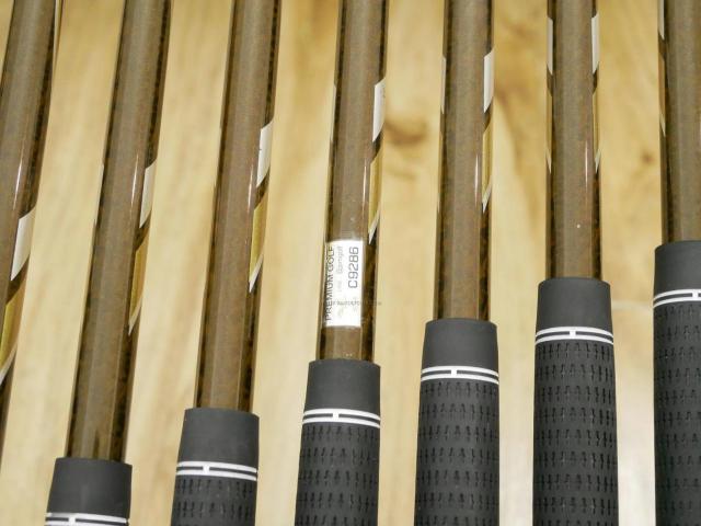 Iron set : Honma : **ก้าน 4 ดาว ของใหม่ 3 แสนบาท** ชุดเหล็ก Honma Beres IS-03 (ปี 2015 หน้าเด้ง Forged) มีเหล็ก 4-11 (8 ชิ้น เทียบเท่า 3-PW) ก้าน ARMRQ 8 (54) Flex R (4 ดาว)