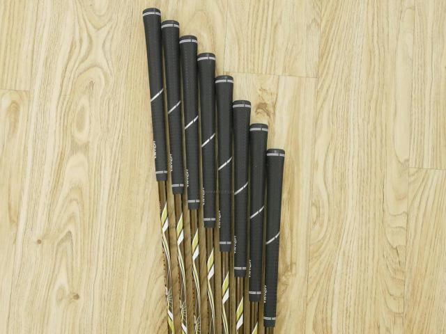 Iron set : Honma : **ก้าน 4 ดาว ของใหม่ 3 แสนบาท** ชุดเหล็ก Honma Beres IS-03 (ปี 2015 หน้าเด้ง Forged) มีเหล็ก 4-11 (8 ชิ้น เทียบเท่า 3-PW) ก้าน ARMRQ 8 (54) Flex R (4 ดาว)