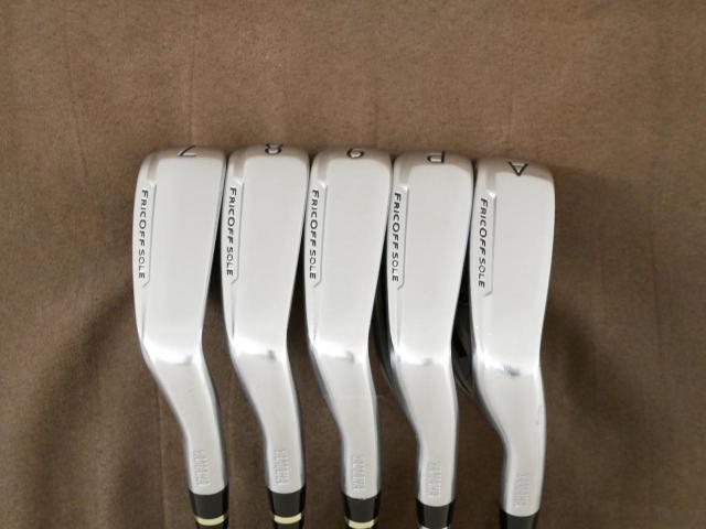 Iron set : Yamaha : ชุดเหล็ก Yamaha Inpres UD+2 (ออกปี 2019 ตีไกลที่สุด ไกลกว่าเหล็กทั่วไป 2 เบอร์ หน้าเด้ง COR 0.822) มีเหล็ก 7-Pw,Aw (5 ชิ้น) ก้านกราไฟต์ Flex R