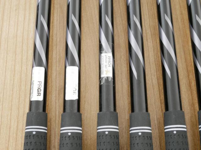 Iron set : PRGR : ชุดเหล็ก PRGR 05 Forged (รุ่นปี 2023) มีเหล็ก 6-Pw,Aw (6 ชิ้น) ก้านกราไฟต์ Fujikura MCI Flex SR