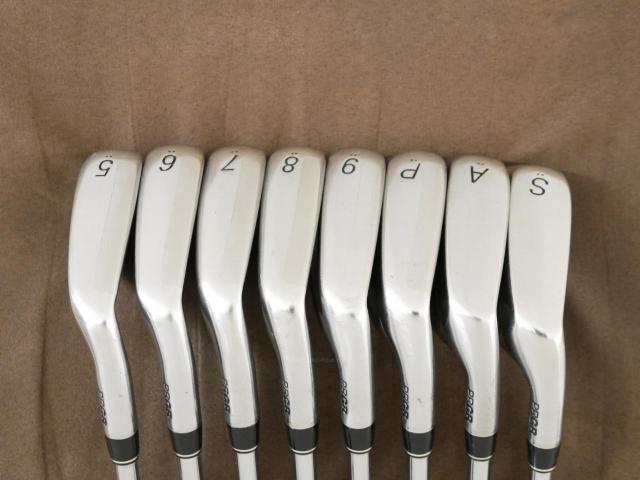 Iron set : PRGR : ชุดเหล็ก PRGR RS Red (รุ่นปี 2020 หน้าเด้ง ตีไกลมาก) มีเหล็ก 5-Pw,Aw,Sw (8 ชิ้น) ก้านเหล็ก NS Pro 75 Flex R