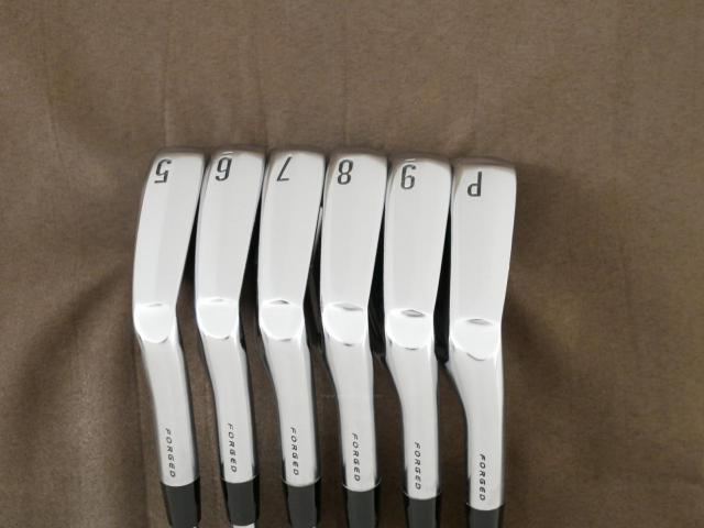Iron set : Other Brand : ชุดเหล็ก Srixon ZX7 Forged (รุ่นปี 2021) มีเหล็ก 5-Pw (6 ชิ้น) ก้านเหล็ก NS Pro Modus 105 Flex S