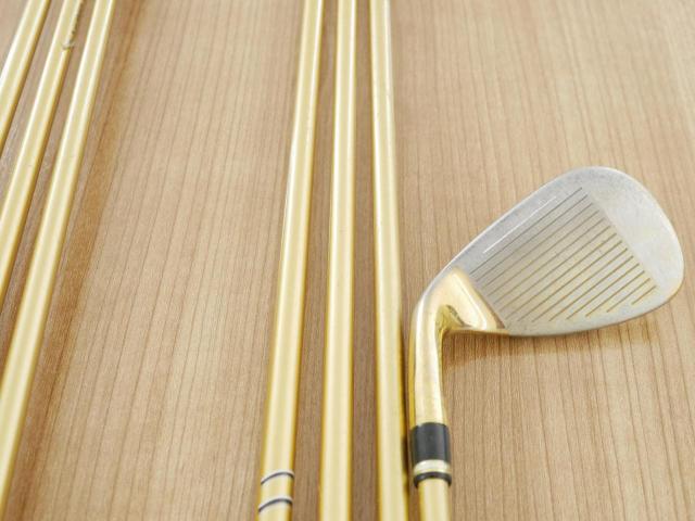 Iron set : Katana : ชุดเหล็ก Katana Voltio IV G Series I Gold (ออกปี 2016) มีเหล็ก 6-Pw,Aw,Sw (ครบเซ็ต 7 ชิ้น เหล็กยาวเป็นกระเทย) ก้านกราไฟต์ Tour AD 400 Flex R