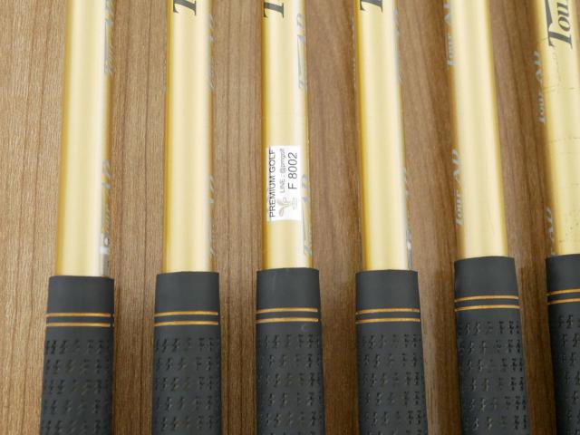 Iron set : Katana : ชุดเหล็ก Katana Voltio IV G Series I Gold (ออกปี 2016) มีเหล็ก 6-Pw,Aw,Sw (ครบเซ็ต 7 ชิ้น เหล็กยาวเป็นกระเทย) ก้านกราไฟต์ Tour AD 400 Flex R