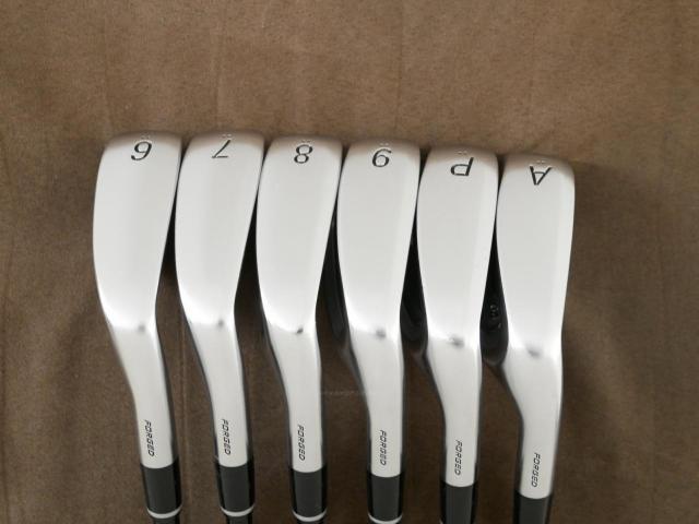Iron set : PRGR : ชุดเหล็ก PRGR 04 Forged (รุ่นปี 2025 ตีง่าย ไกลมากๆๆ) มีเหล็ก 6-Pw,AW (6 ชิ้น) ก้านกราไฟต์ Fujikura MCI Flex R

