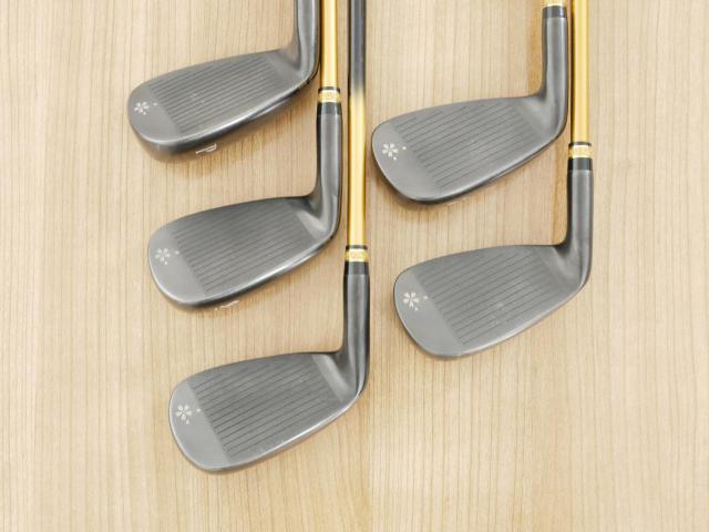Iron set : Other Brand : ชุดเหล็ก Mutsumi Honma Full Titanium (ตีง่าย ไกลมาก) มีเหล็ก 6-Pw (5 ชิ้น) ก้านกราไฟต์ Flex SR
