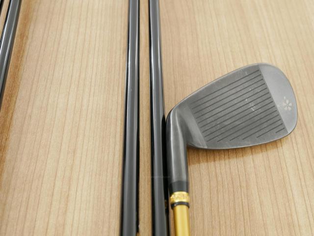 Iron set : Other Brand : ชุดเหล็ก Mutsumi Honma Full Titanium (ตีง่าย ไกลมาก) มีเหล็ก 6-Pw (5 ชิ้น) ก้านกราไฟต์ Flex SR