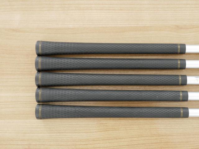 Iron set : Taylormade : ชุดเหล็ก Taylormade Gloire (รุ่นท๊อปสุด Japan Spec. ใบใหญ่ ตีง่าย ไกล) มีเหล็ก 6-Pw (5 ชิ้น) ก้านกราไฟต์ Flex S
