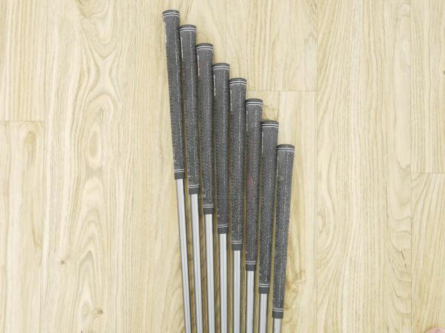 Iron set : Taylormade : ชุดเหล็ก Taylormade Rac CGB (ใบใหญ่ ตีง่าย) มีเหล็ก 5-Pw,Aw,Sw (8 ชิ้น) ก้านกราไฟต์ Flex R