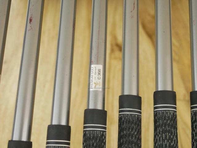 Iron set : Taylormade : ชุดเหล็ก Taylormade Rac CGB (ใบใหญ่ ตีง่าย) มีเหล็ก 5-Pw,Aw,Sw (8 ชิ้น) ก้านกราไฟต์ Flex R