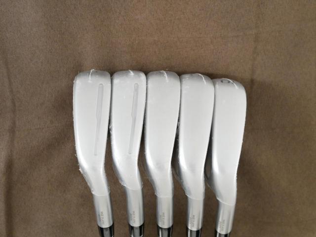 Iron set : Honma : **ของใหม่ ยังไม่แกะพลาสติก** ชุดเหล็ก Honma Tour World GS (ออกปี 2021 ใบใหญ่ ตีง่าย ไกล) มีเหล็ก 6-10 (5 ชิ้น) ก้านเหล็ก NS Pro 950 NEO Flex R