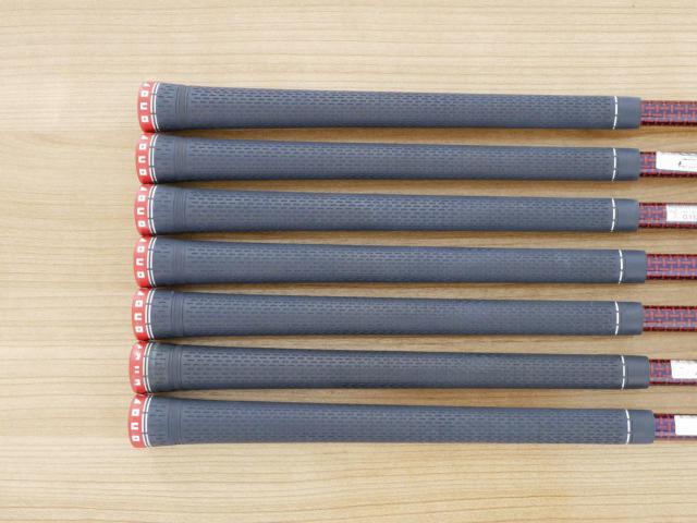 Iron set : Daiwa : ชุดเหล็ก Daiwa OnOff AKA (ออกปี 2021 หน้าเด้ง Maraging ยืดยุบได้ ตีง่าย นุ่ม ไกลมากๆ) มีเหล็ก 6-Pw,Aw,Sw (7 ชิ้น) ก้านกราไฟต์ Flex R