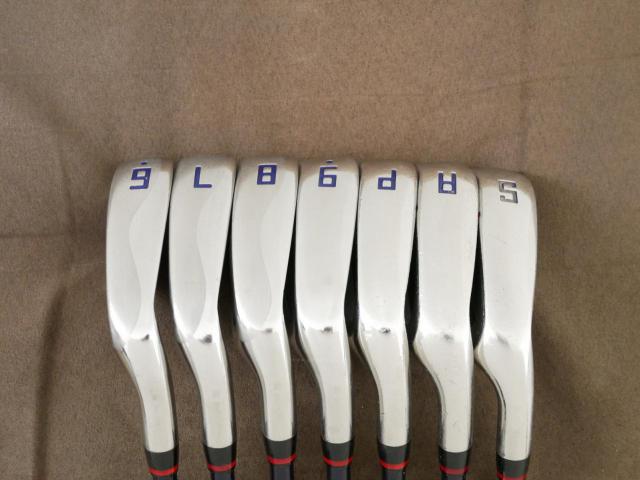 Iron set : Daiwa : ชุดเหล็ก Daiwa OnOff AKA (ออกปี 2021 หน้าเด้ง Maraging ยืดยุบได้ ตีง่าย นุ่ม ไกลมากๆ) มีเหล็ก 6-Pw,Aw,Sw (7 ชิ้น) ก้านกราไฟต์ Flex R