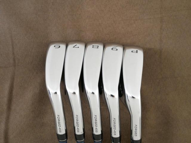 Iron set : Callaway : ชุดเหล็ก Callaway Paradym (รุ่นปี 2023 Japan Spec.) มีเหล็ก 6-Pw (5 ชิ้น) ก้านกราไฟต์ Fujikura VENTUS TR 5 Flex R