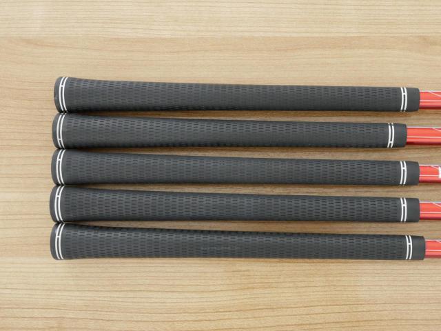 Iron set : PRGR : ชุดเหล็ก PRGR ID Nabla Red Titan (รุ่นท๊อปสุด หน้าเด้ง ไกลมาก) มีเหล็ก 6-Pw (5 ชิ้น) ก้านกราไฟต์ M-37 Flex R