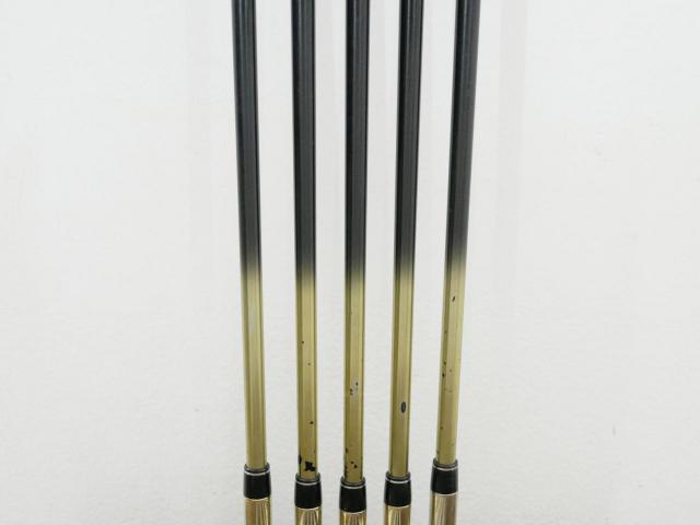 Iron set : PRGR : ชุดเหล็ก PRGR ID Nabla Red Titan (รุ่นท๊อปสุด หน้าเด้ง ไกลมาก) มีเหล็ก 6-Pw (5 ชิ้น) ก้านกราไฟต์ M-37 Flex R