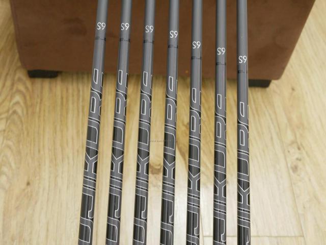 Iron set : Other Brand : ชุดเหล็ก Cobra King F8 One (รุ่นปี 2019) มีเหล็ก 5-Pw,Aw (7 ชิ้น) ก้านกราไฟต์ Fujikura 6 Flex S