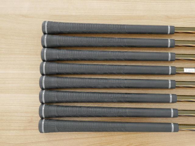 Iron set : Honma : **มีตำหนิ ก้าน 4 ดาว** ชุดเหล็ก Honma Beres MG700 Forged มีเหล็ก 5-11,Aw (8 ชิ้น ระยะเทียบเท่า 4-Pw,Aw) ก้าน ARMRQ UD49 Flex R (4 ดาว)