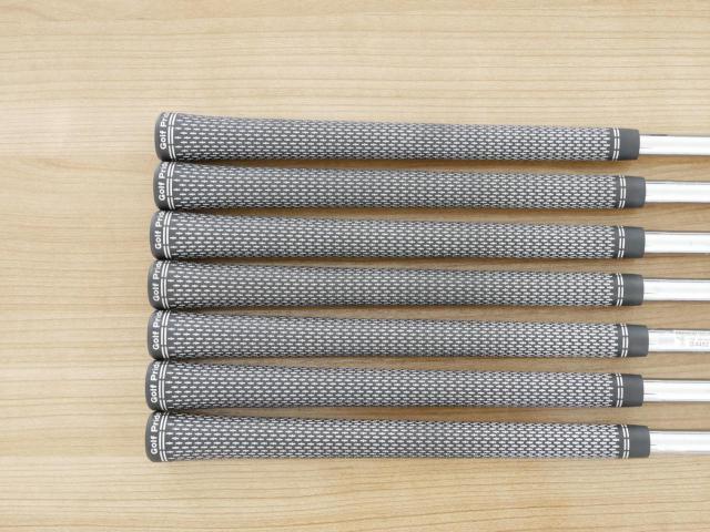 Iron set : Titleist : ชุดเหล็ก Titleist T100S Forged (รุ่นปี 2022) มีเหล็ก 4-Pw (7 ชิ้น) ก้านเหล็ก NS Pro 880 AMC Flex R