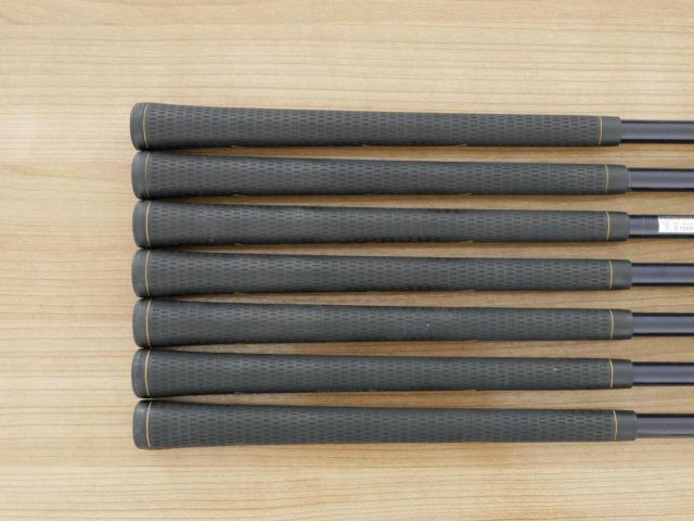 Iron set : Honma : ชุดเหล็ก Honma Beres IS-05 Forged (ปี 2017) มีเหล็ก 6-10,Aw,Sw (7 ชิ้น) ก้าน ARMRQ ∞ (53) Flex S (2 ดาว)