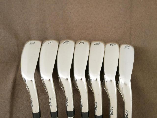 Iron set : PRGR : ชุดเหล็ก PRGR ID Nabla Red (รุ่นท๊อปสุด หน้าเด้ง ไกลมาก) มีเหล็ก 6-Pw,Aw,Sw (7 ชิ้น) ก้านกราไฟต์ M-40 Flex SR