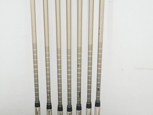 Iron set : PRGR : ชุดเหล็ก PRGR ID Nabla Red (รุ่นท๊อปสุด หน้าเด้ง ไกลมาก) มีเหล็ก 6-Pw,Aw,Sw (7 ชิ้น) ก้านกราไฟต์ M-40 Flex SR