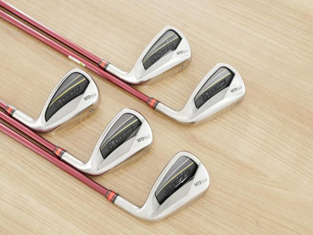 Iron set : PRGR : ชุดเหล็ก PRGR Red Titan Face (รุ่นปี 2018 หน้าเด้ง ตีไกลมาก) มีเหล็ก 6-Pw (5 ชิ้น) ก้านกราไฟต์ M-37 Flex R