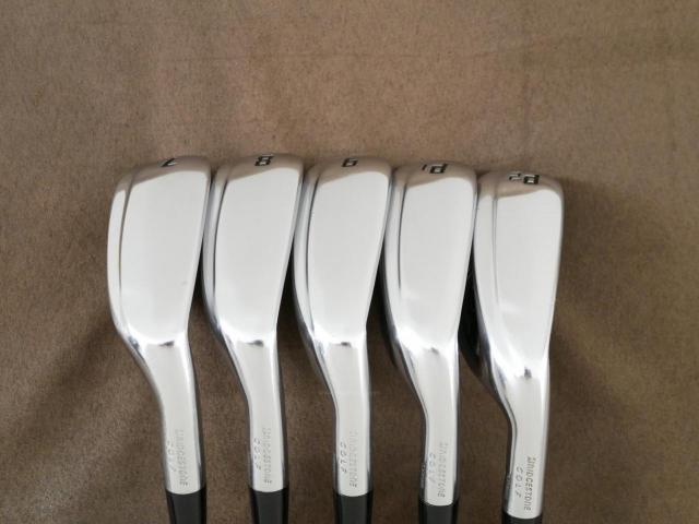 Iron set : Bridgestone : ชุดเหล็ก Bridgestone Tour B JGR HF1 Forged (รุ่นปี 2018 ตีไกลกว่าปกติ 2 เบอร์) มีเหล็ก 7-P1,P2 (5 ชิ้น) ก้านกราไฟต์ Fujikura Air Speeder (R)