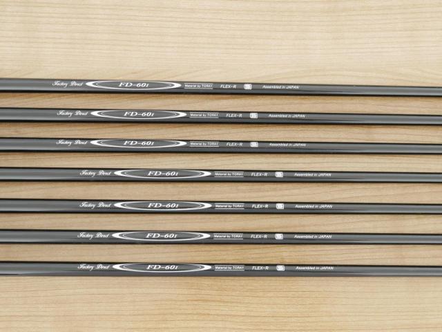 Iron set : Other Brand : ชุดเหล็ก Larouge V มีเหล็ก 7-Pw,Aw,As,Sw (7 ชิ้น) ก้านกราไฟต์ Flex R