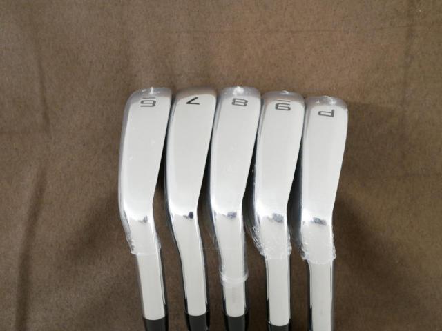Iron set : Callaway : **ของใหม่ ยังไม่แกะพลาสติก** ชุดเหล็ก Callaway ELYTE (ออกปี 2025 ตีง่ายมาก ไกล Japan Spec.) มีเหล็ก 6-Pw (5 ชิ้น) ก้านกราไฟต์ Fujikura VENTUS 5 Flex R