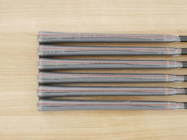 Iron set : Other Brand : **ของใหม่ ยังไม่แกะพลาสติก** ชุดเหล็ก Mutsumi Honma MH777 One Length (ใบใหญ่ ตีง่าย ไกล) มีเหล็ก 5-Pw (6 ชิ้น) ก้านกราไฟต์ Flex R