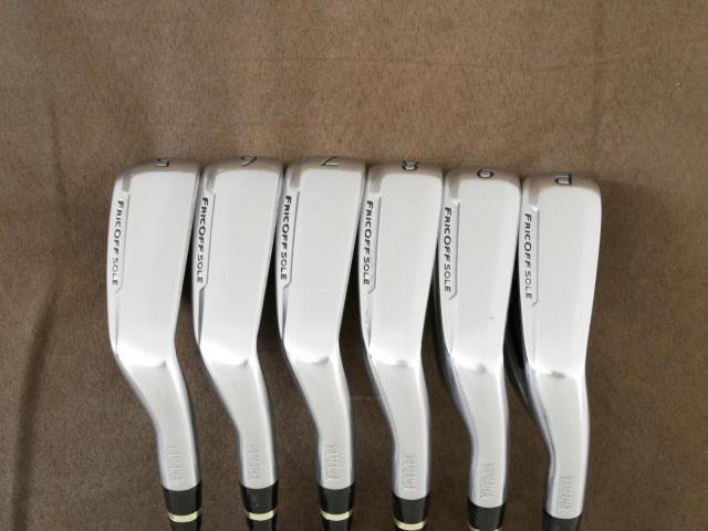 Iron set : Yamaha : ชุดเหล็ก Yamaha Inpres UD+2 (ออกปี 2019 ตีไกลที่สุด ไกลกว่าเหล็กทั่วไป 2 เบอร์ หน้าเด้ง COR 0.822) มีเหล็ก 5-Pw (6 ชิ้น) ก้านกราไฟต์ Flex R