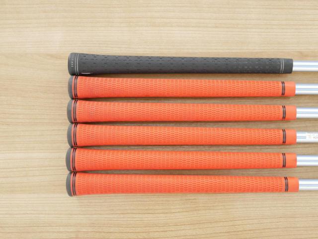 Iron set : Fourteen : ชุดเหล็ก Fourteen Gelong D (ใบใหญ่ ตีง่าย ไกล) มีเหล็ก 5-Pw (6 ชิ้น) ก้านกราไฟต์ Flex R