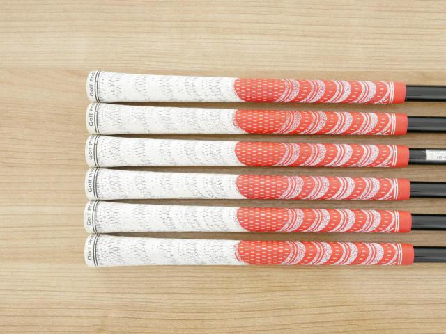 Iron set : PRGR : ชุดเหล็กกระเทย PRGR New Egg Iron (รุ่นปี 2017 ตีง่ายและไกลมาก) มีเหล็ก 6-Pw,Aw (6 ชิ้น) ก้านกราไฟต์ Flex R (M-37)