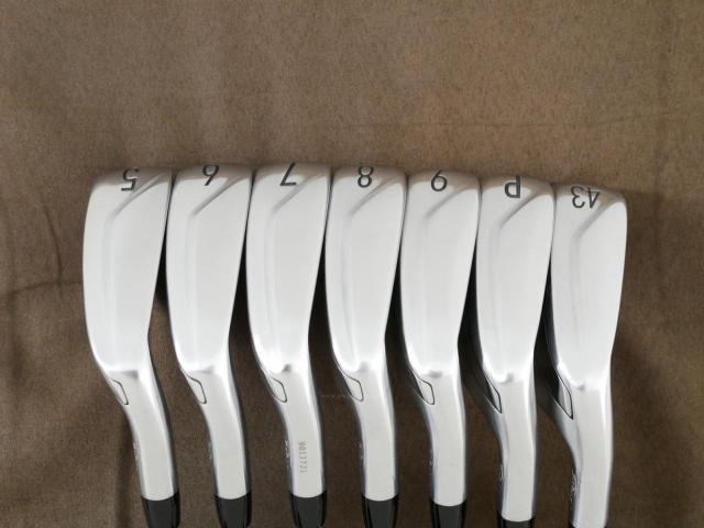 Iron set : Titleist : ชุดเหล็ก Titleist T400 (ออกปี 2023 ตีง่ายที่สุด ไกลที่สุด) มีเหล็ก 5-Pw,43 (7 ชิ้น) ก้านเหล็ก NS Pro 880 AMC Flex S