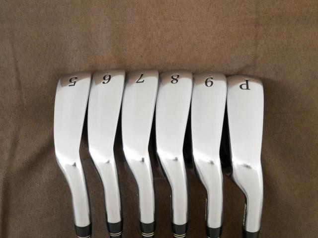 Iron set : Tourstage : ชุดเหล็ก Tourstage PHYZ III (ปี 2017 ซีรี่ย์ท๊อป ใบใหญ่ ตีง่าย ไกล) มีเหล็ก 5-Pw (6 ชิ้น) ก้านกราไฟต์ Flex R