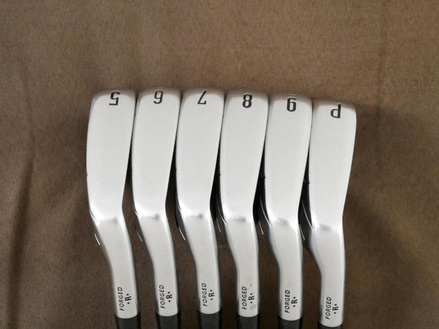 Iron set : Callaway : ชุดเหล็ก Callaway Legacy V (Forged) มีเหล็ก 5-Pw (6 ชิ้น) ก้านกราไฟต์ Flex R