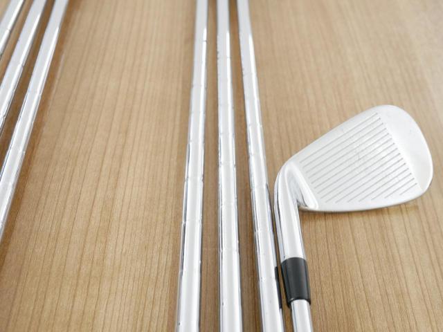 Iron set : Taylormade : **มีตำหนิ** ชุดเหล็ก Taylormade SLDR มีเหล็ก 5-Pw,Aw (7 ชิ้น) ก้านเหล็ก NS Pro 930 Flex S