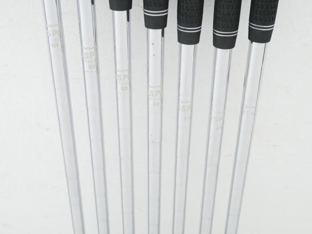 Iron set : Taylormade : **มีตำหนิ** ชุดเหล็ก Taylormade SLDR มีเหล็ก 5-Pw,Aw (7 ชิ้น) ก้านเหล็ก NS Pro 930 Flex S