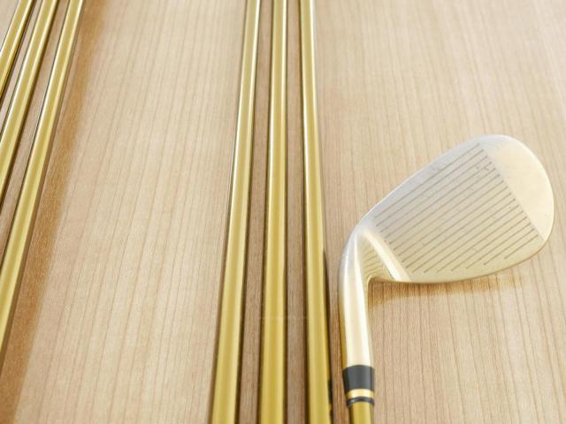Iron set : Tsuruya : ชุดเหล็ก Tsuruya AXEL Gold Premium II (รุ่นปี 2017 ของใหม่ 6 หมื่นกว่าบาท หน้าเด้งสุดๆ ไกลสุดๆๆ) มีเหล็ก 7-Pw,Aw,As,Sw (7 ชิ้น ครบเซ็ต) ก้านกราไฟต์ Flex R