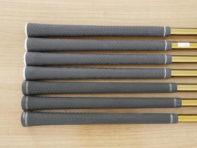 Iron set : Tsuruya : ชุดเหล็ก Tsuruya AXEL Gold Premium II (รุ่นปี 2017 ของใหม่ 6 หมื่นกว่าบาท หน้าเด้งสุดๆ ไกลสุดๆๆ) มีเหล็ก 7-Pw,Aw,As,Sw (7 ชิ้น ครบเซ็ต) ก้านกราไฟต์ Flex R