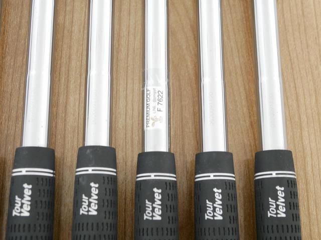 Iron set : Bridgestone : **มีตำหนิ** ชุดเหล็ก Bridgestone Tour B 201CB Forged (รุ่นปี 2021 นุ่ม แน่น คม) มีเหล็ก 5-Pw (6 ชิ้น) ก้านเหล็ก Dynamic Gold S200